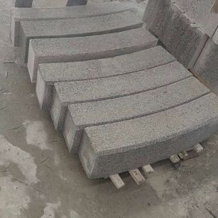 泉州芝麻白弧形路牙石