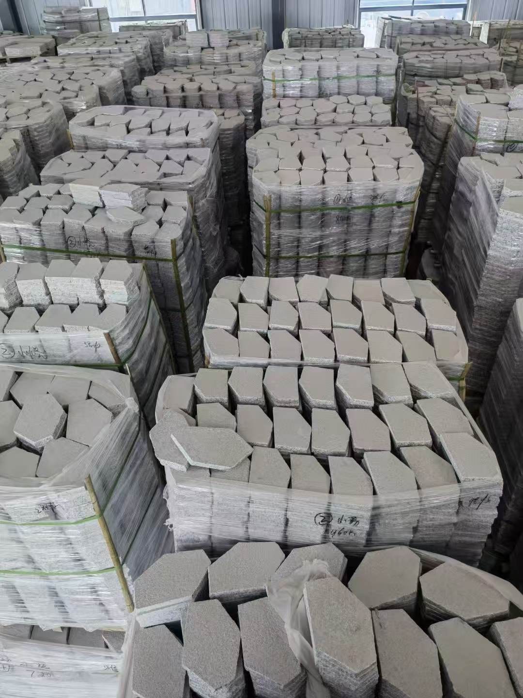 泉州芝麻白石材冰裂纹，碎拼。