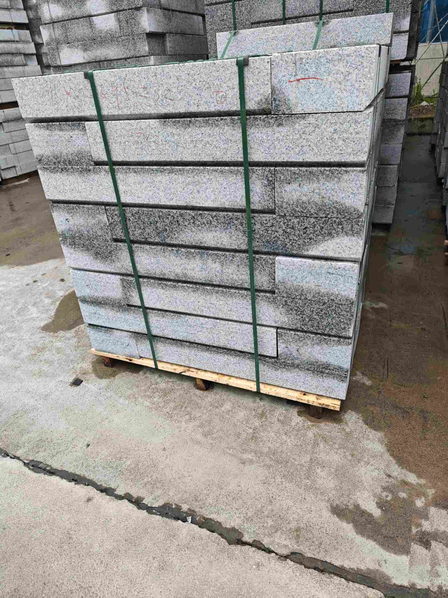 泉州芙蓉白路牙石，马路牙子