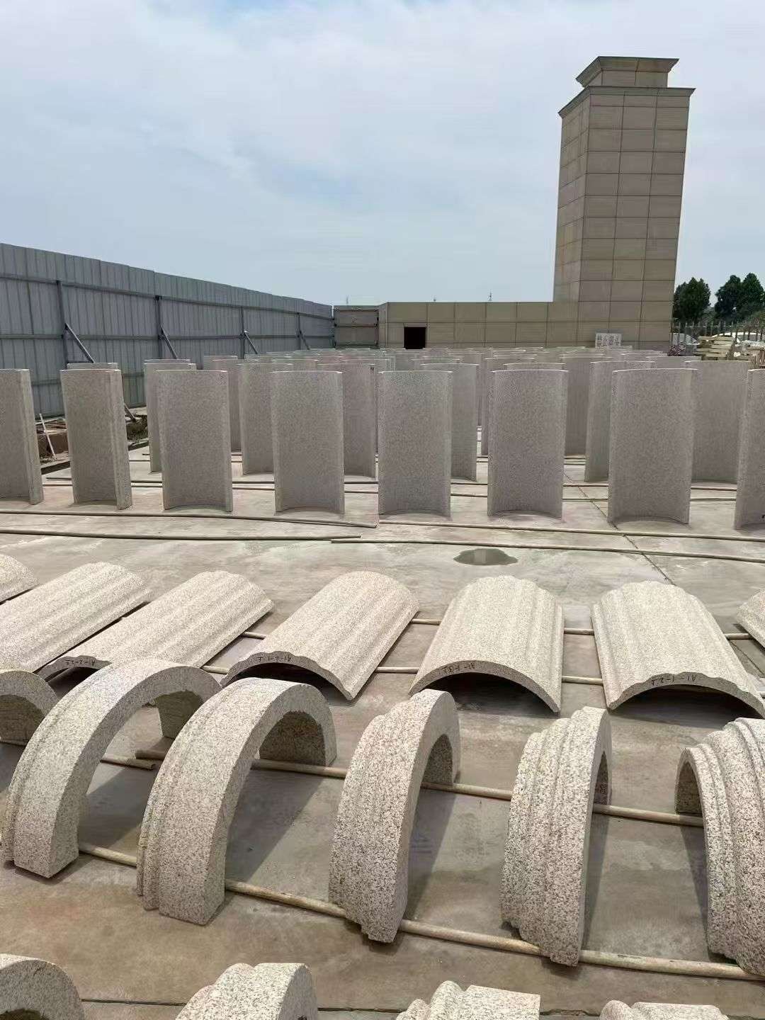 泉州黄金麻别墅柱皮 异形 线条定制